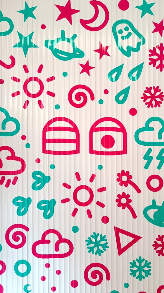 visiby  marketing  etico  interiorismo  decoracion  tiendas  La  Enrollada  persianas  a  coruna  iconos  vinilo  pared  a  coruna